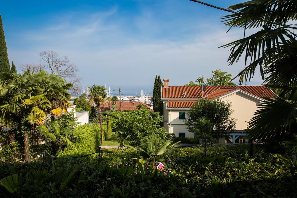 Apartments Irina Ičići Eksteriør bilde