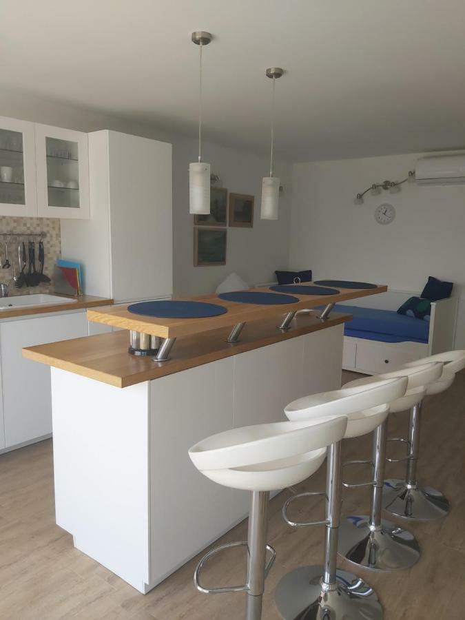Apartments Irina Ičići Eksteriør bilde