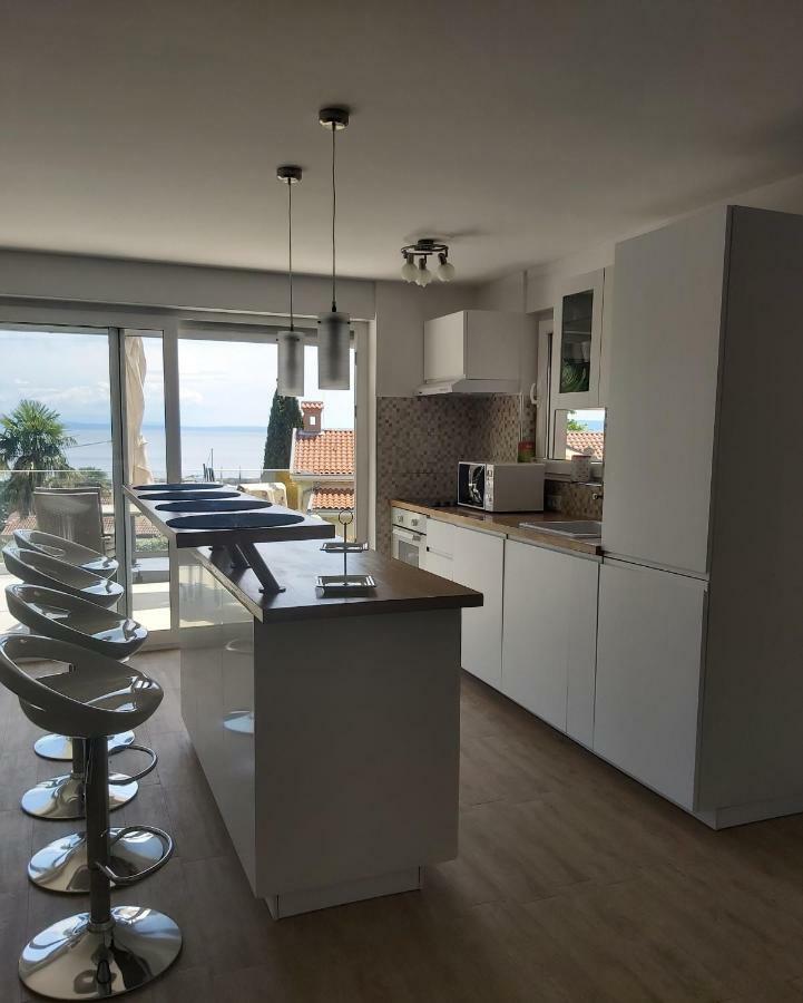 Apartments Irina Ičići Eksteriør bilde