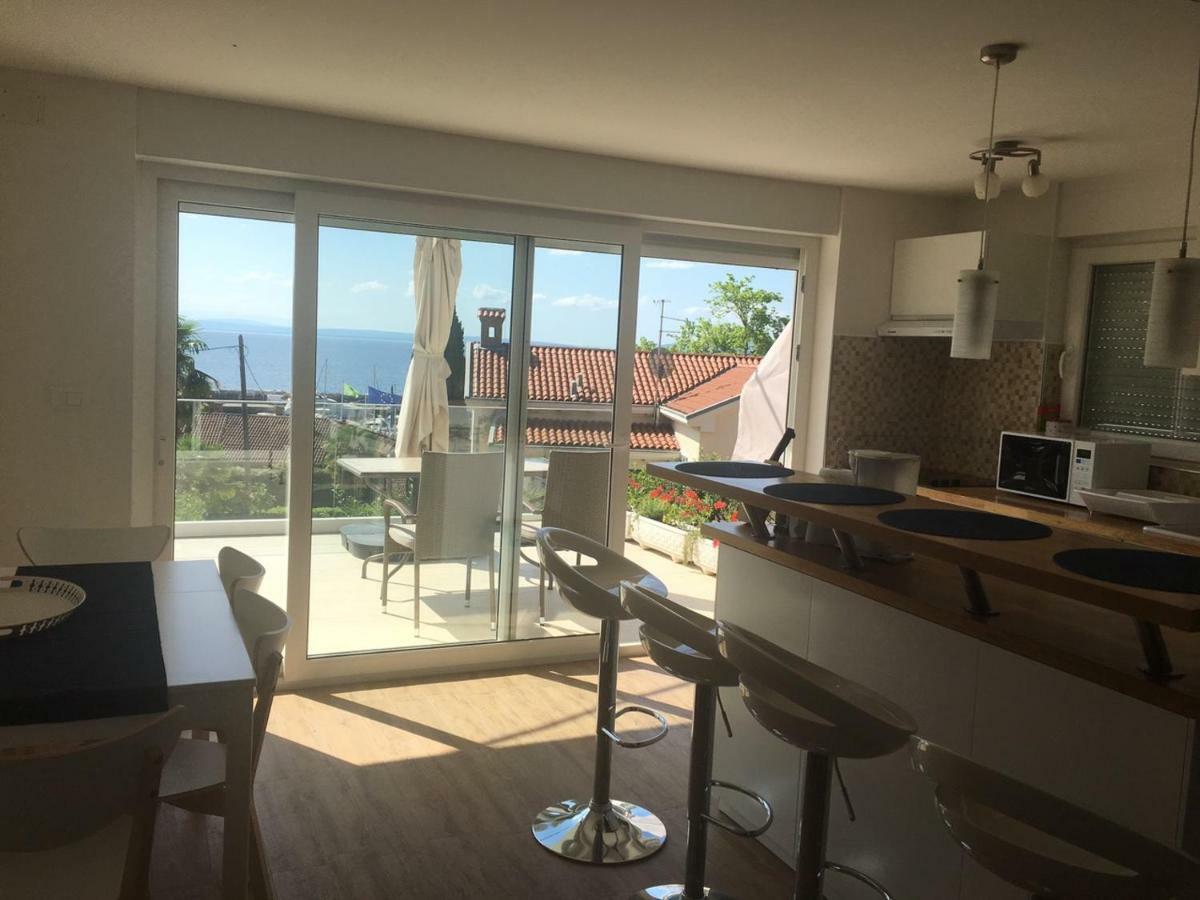 Apartments Irina Ičići Eksteriør bilde