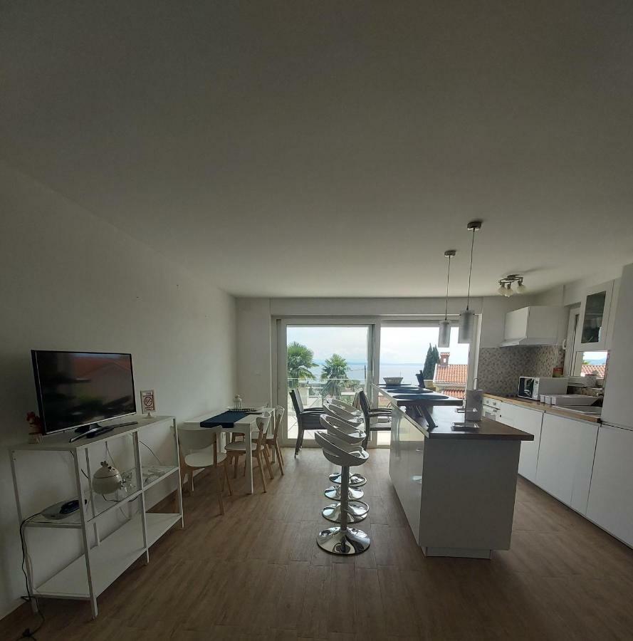 Apartments Irina Ičići Eksteriør bilde